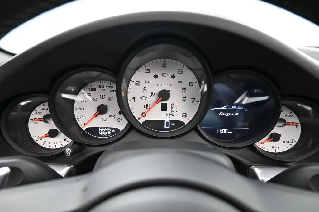 2019 Porsche 991 Targa 4 & 4S - Image 11 of 31