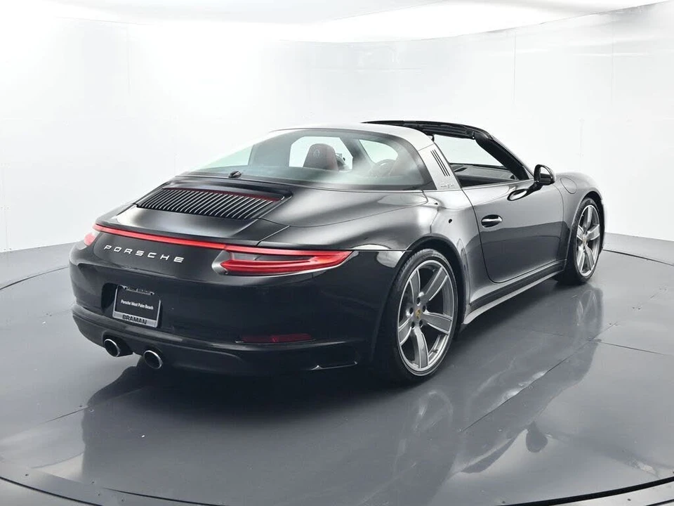 2019 Porsche 991 Targa 4 & 4S - Image 14 of 31