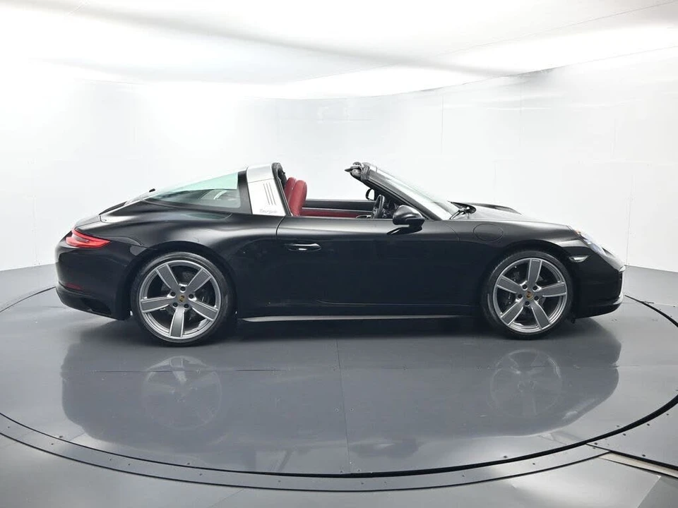 2019 Porsche 991 Targa 4 & 4S - Image 16 of 31