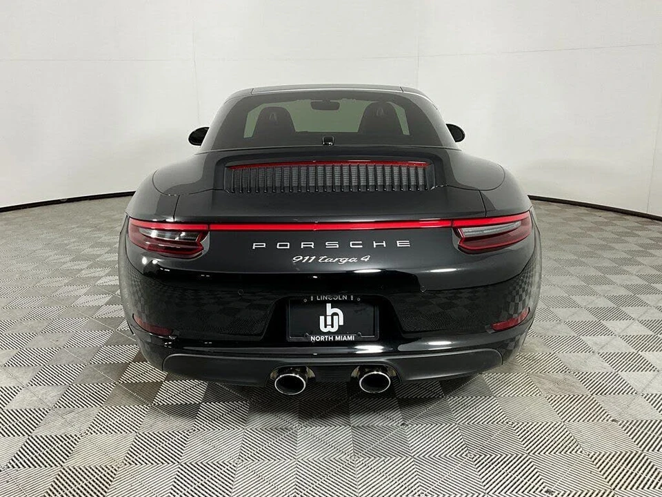 2019 Porsche 991 Targa 4 & 4S - Image 9 of 27