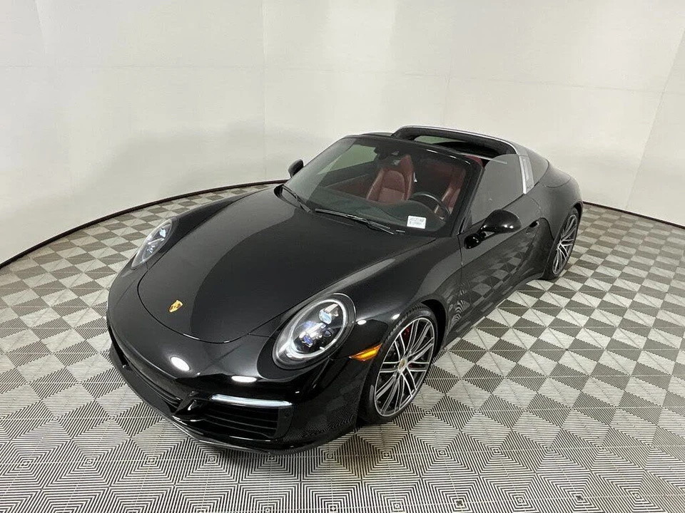 2019 Porsche 991 Targa 4 & 4S - Image 10 of 27