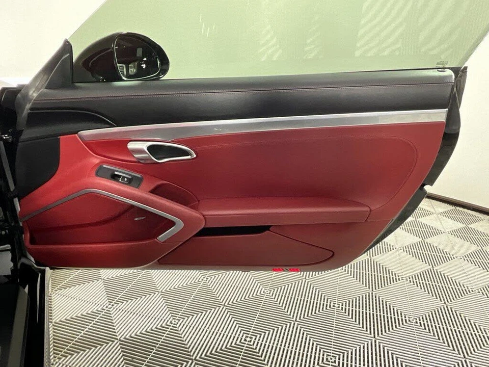 2019 Porsche 991 Targa 4 & 4S - Image 22 of 27