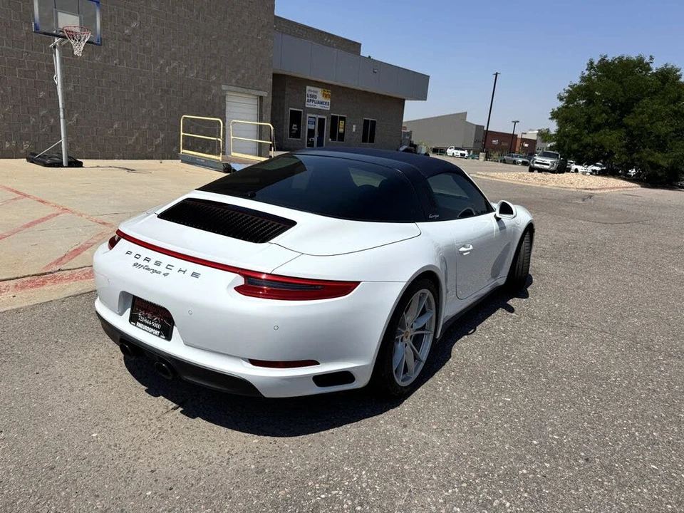2019 Porsche 991 Targa 4 & 4S - Image 12 of 31