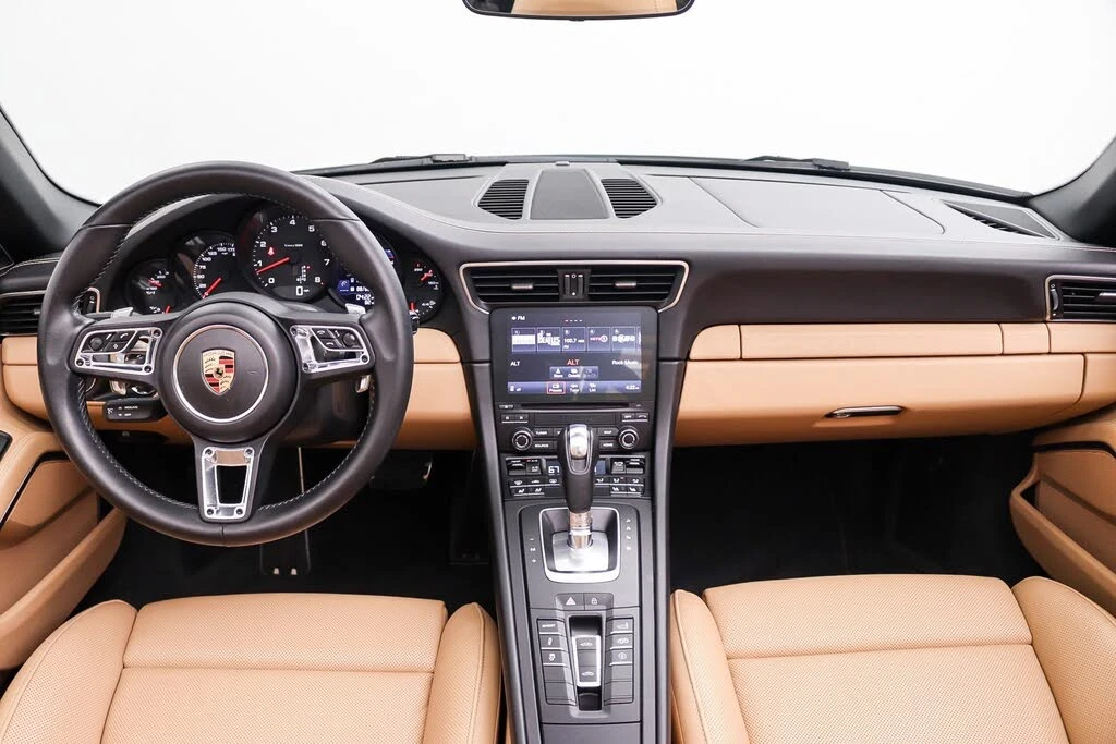 2019 Porsche 991 Targa 4 & 4S - Image 25 of 31