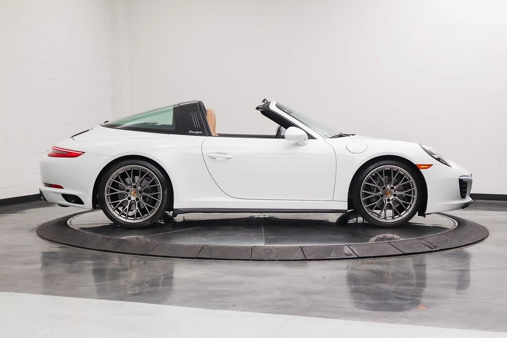 2019 Porsche 991 Targa 4 & 4S - Image 15 of 31