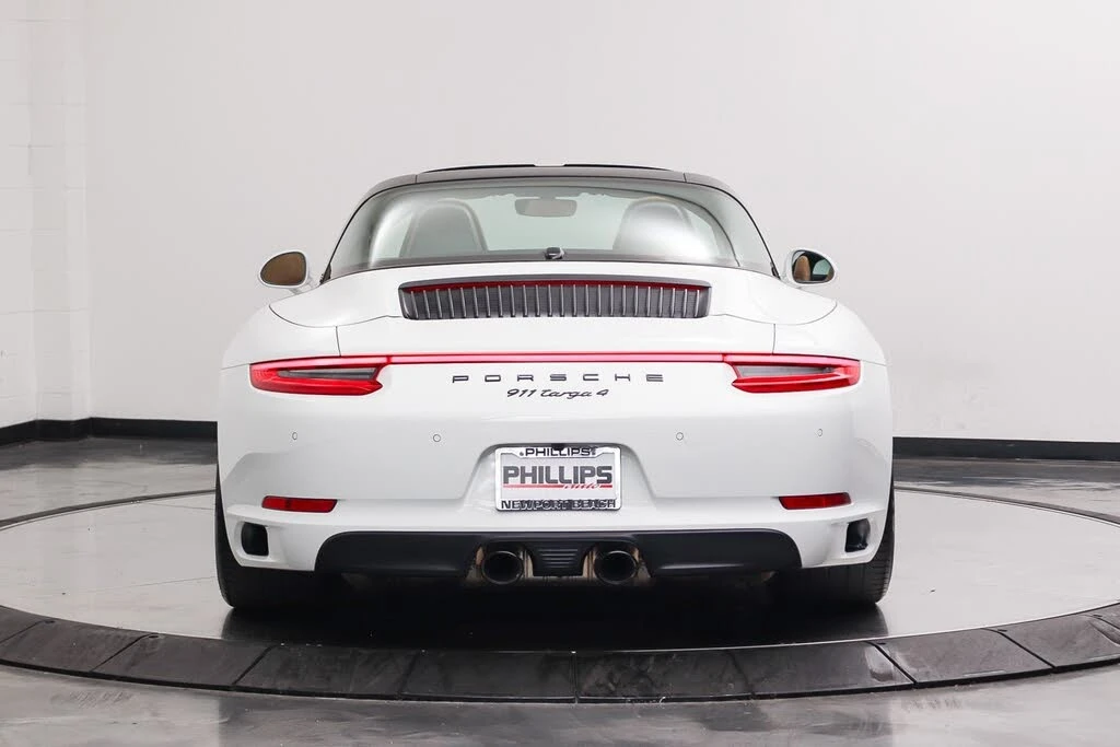 2019 Porsche 991 Targa 4 & 4S - Image 14 of 31