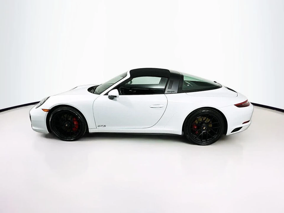 2019 Porsche 991 Targa 4 GTS - Image 9 of 17