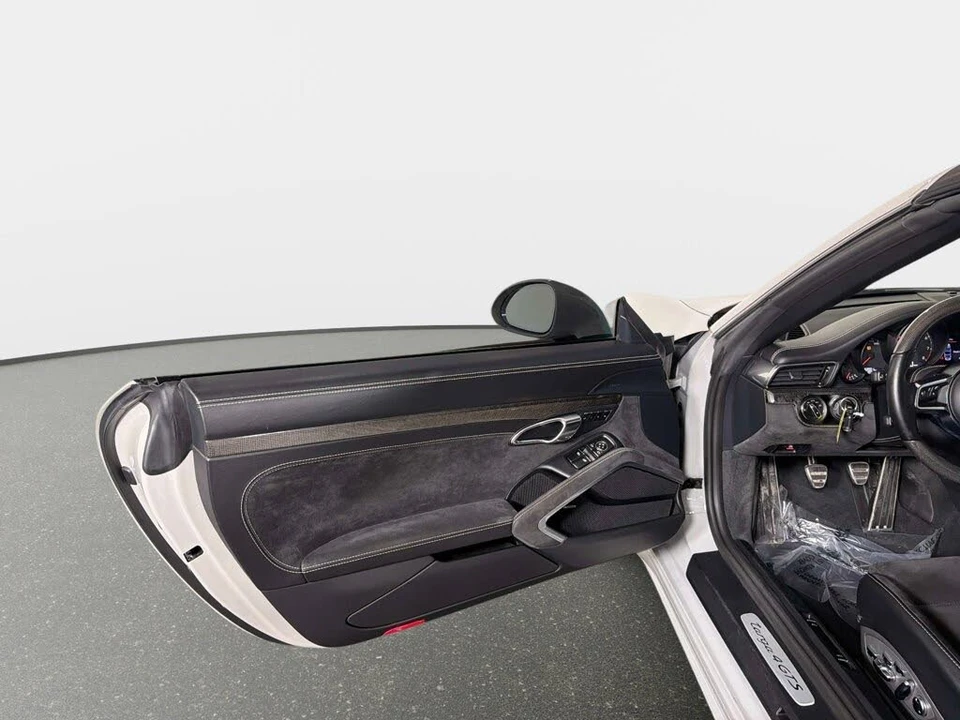 2019 Porsche 991 Targa 4 GTS - Image 28 of 31