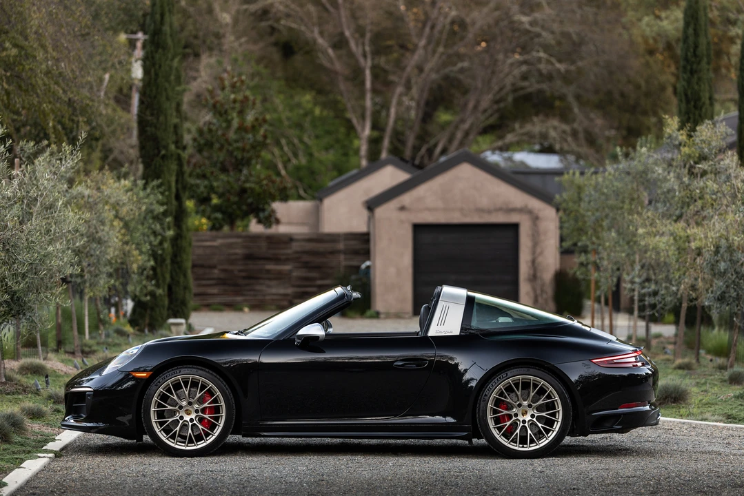 2019 Porsche 991 Targa 4 GTS - Image 19 of 31