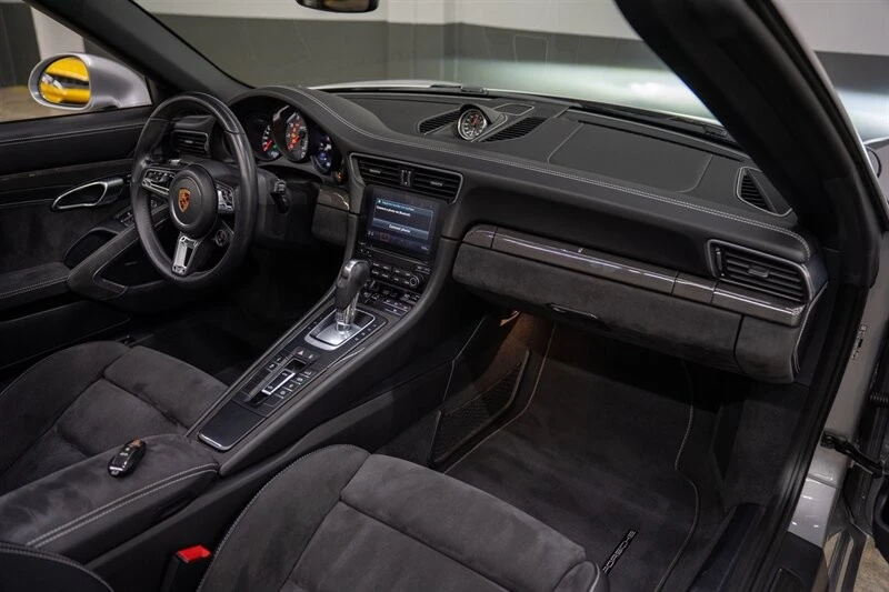 2019 Porsche 991 Targa 4 GTS - Image 17 of 21