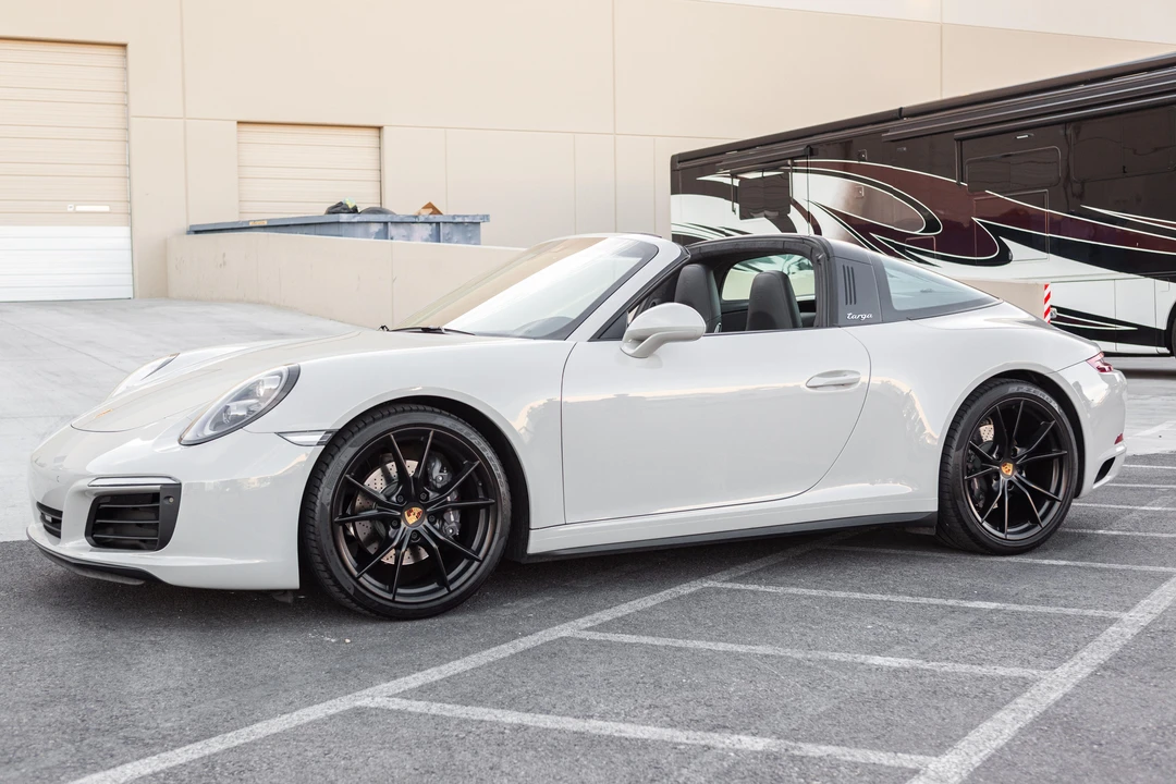 2019 Porsche 991 Targa 4 & 4S - Image 9 of 31