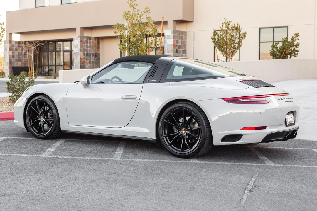 2019 Porsche 991 Targa 4 & 4S - Image 12 of 31