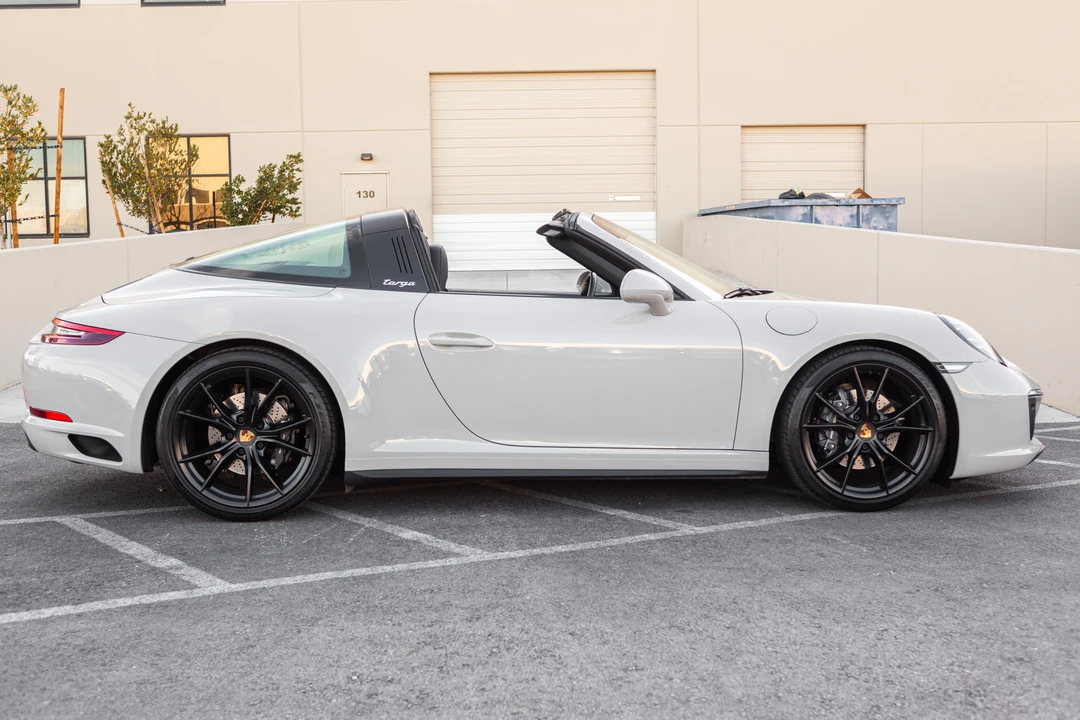 2019 Porsche 991 Targa 4 & 4S - Image 17 of 31
