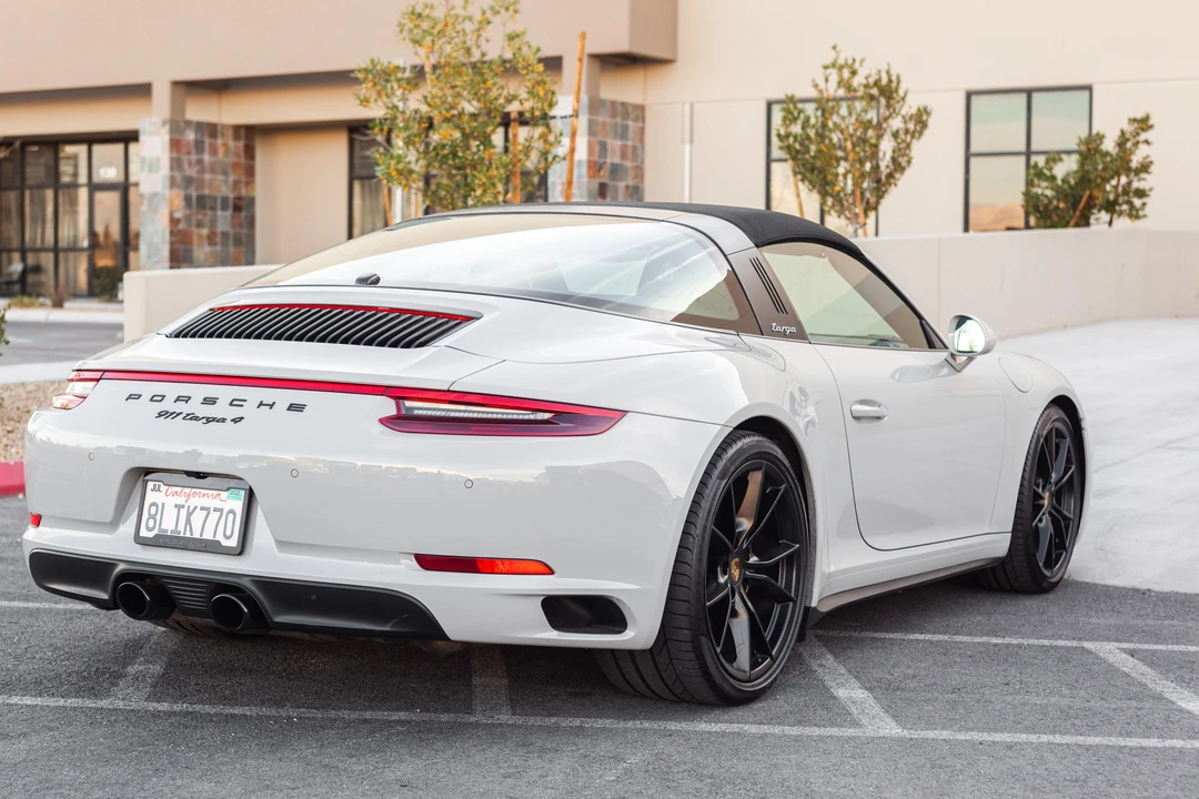 2019 Porsche 991 Targa 4 & 4S - Image 15 of 31