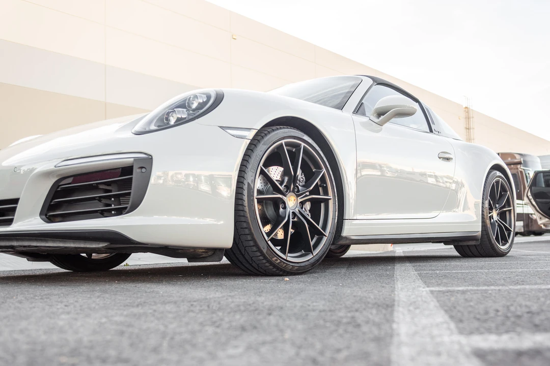 2019 Porsche 991 Targa 4 & 4S - Image 8 of 31