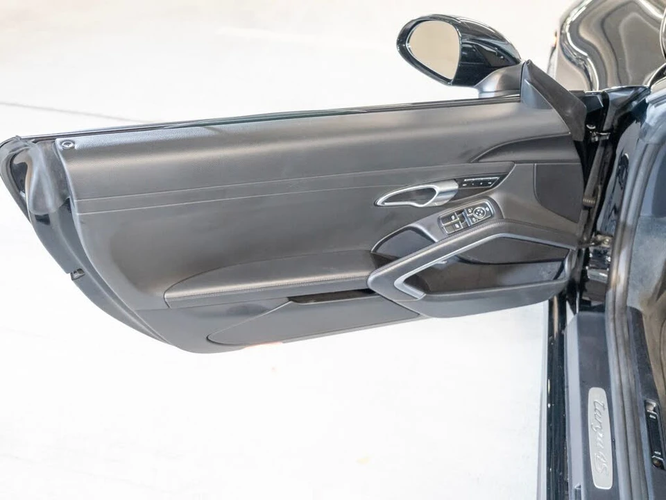2019 Porsche 991 Targa 4 & 4S - Image 16 of 26