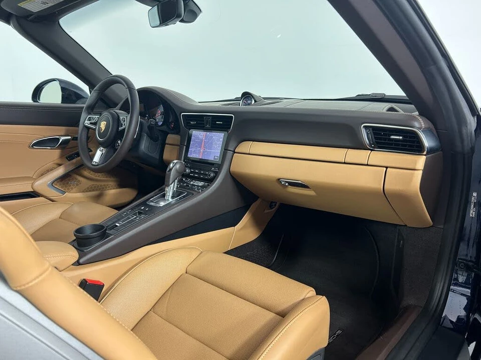 2019 Porsche 991 Targa 4 & 4S - Image 22 of 31