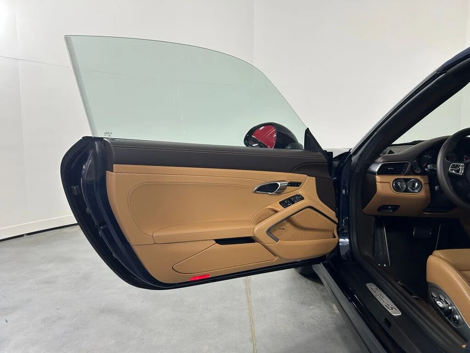 2019 Porsche 991 Targa 4 & 4S - Image 14 of 31