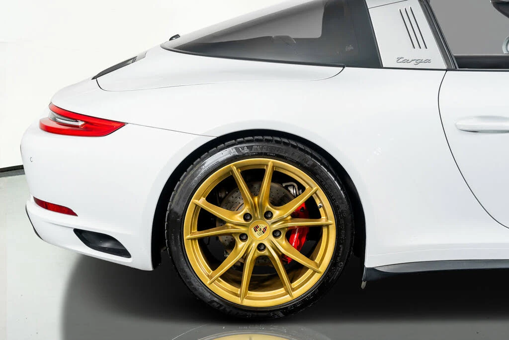 2019 Porsche 991 Targa 4 & 4S - Image 8 of 31