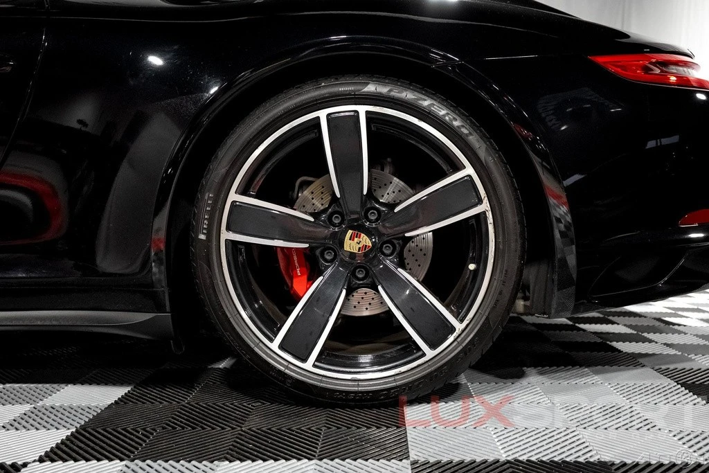 2019 Porsche 991 Targa 4 & 4S - Image 8 of 21