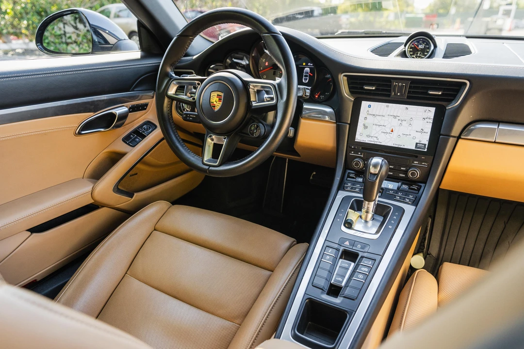 2019 Porsche 991 Targa 4 & 4S - Image 29 of 31