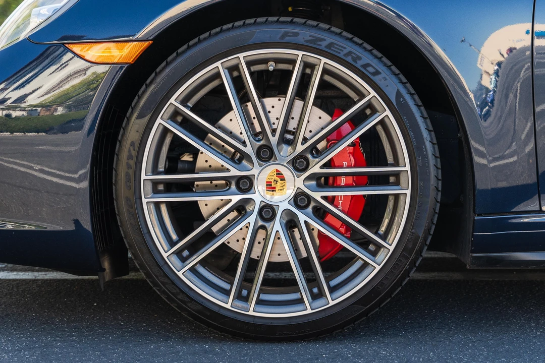 2019 Porsche 991 Targa 4 & 4S - Image 12 of 31