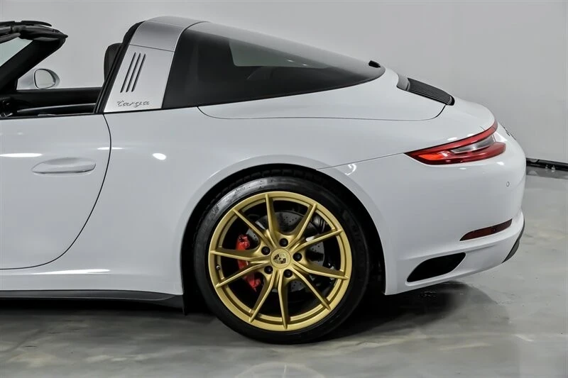 2019 Porsche 991 Targa 4 & 4S - Image 9 of 21