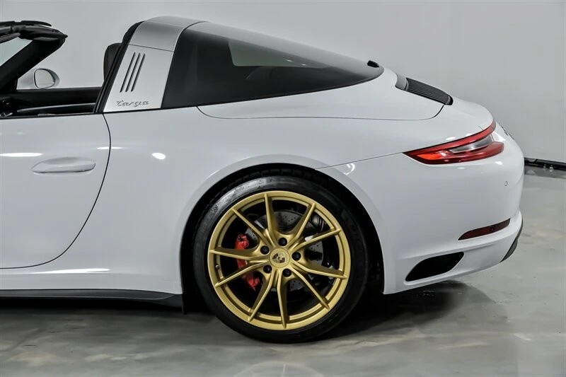 2019 Porsche 991 Targa 4 & 4S - Image 9 of 21