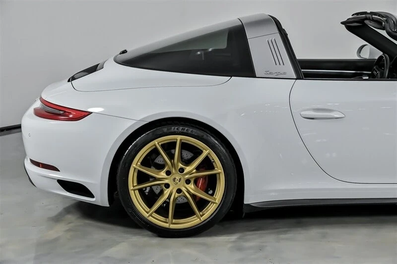 2019 Porsche 991 Targa 4 & 4S - Image 13 of 21