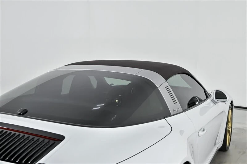 2019 Porsche 991 Targa 4 & 4S - Image 18 of 21