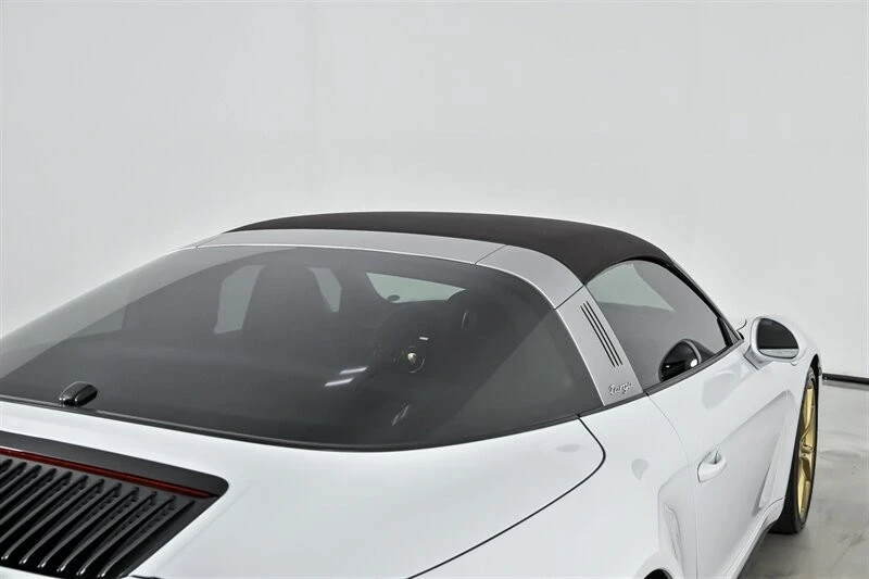 2019 Porsche 991 Targa 4 & 4S - Image 18 of 21