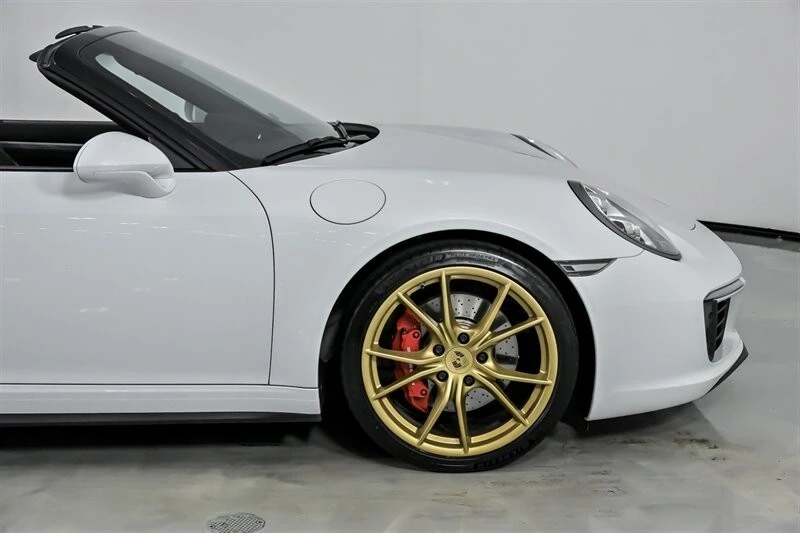 2019 Porsche 991 Targa 4 & 4S - Image 15 of 21