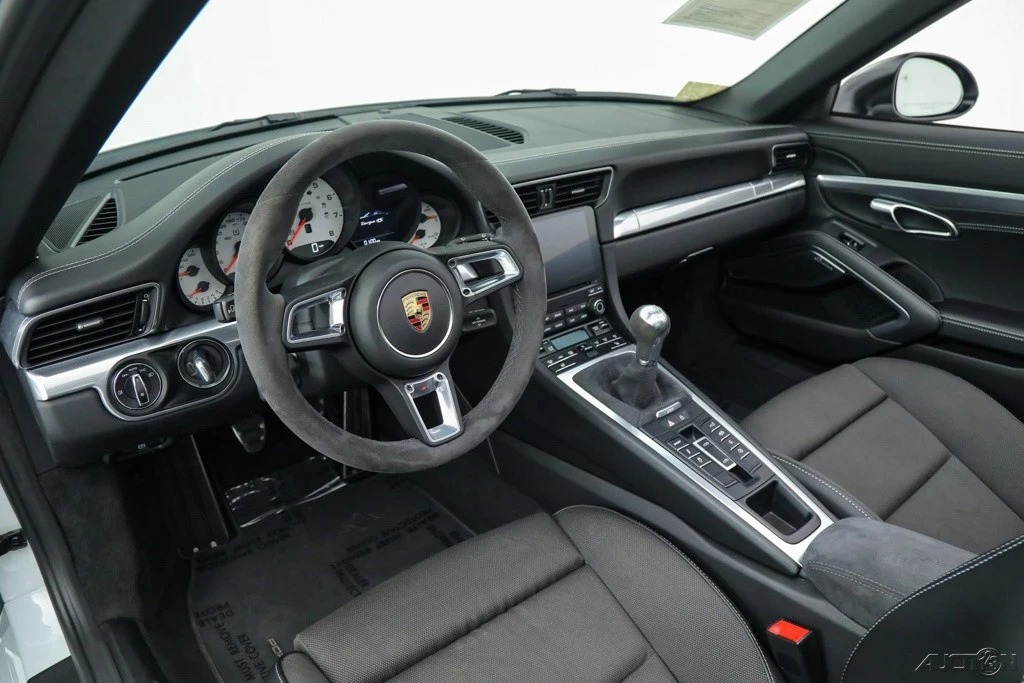 2019 Porsche 991 Targa 4 & 4S - Image 4 of 21