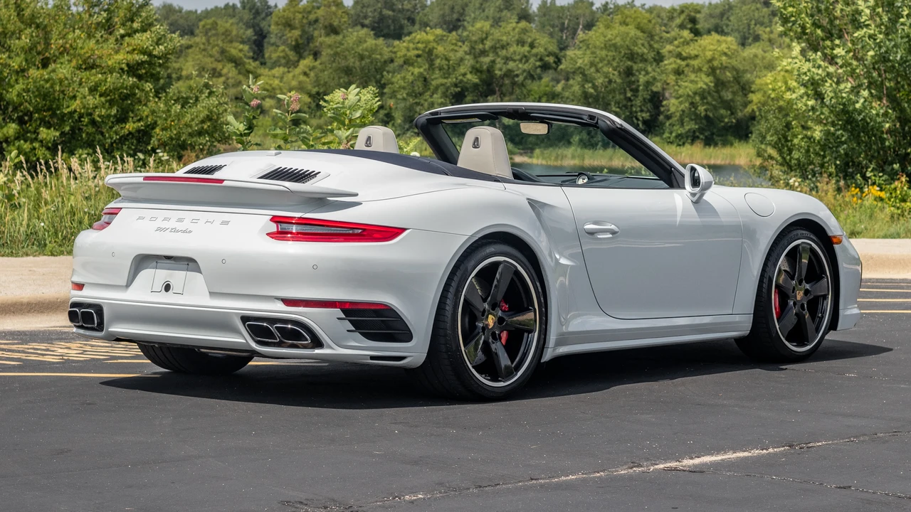 2019 Porsche 991 Turbo - Image 13 of 31