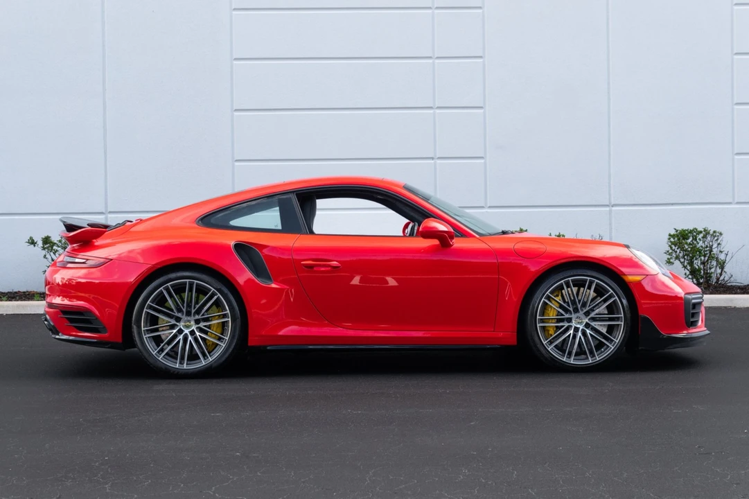 2019 Porsche - Image 19 of 31