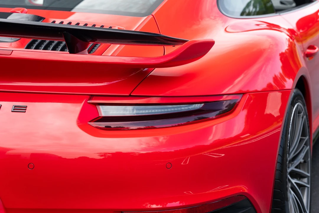 2019 Porsche - Image 15 of 31