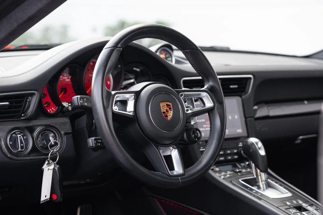 2019 Porsche - Image 6 of 31