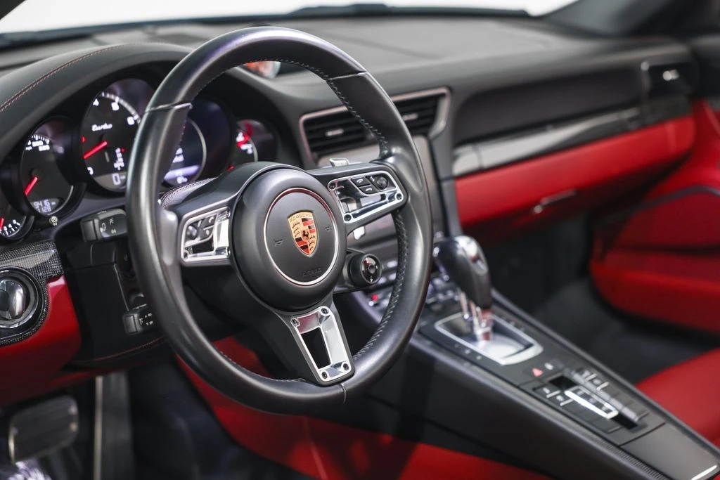 2019 Porsche - Image 25 of 31