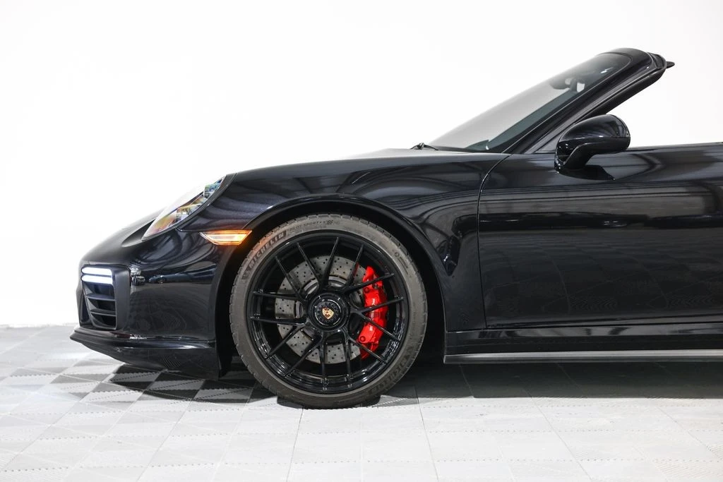 2019 Porsche - Image 15 of 31