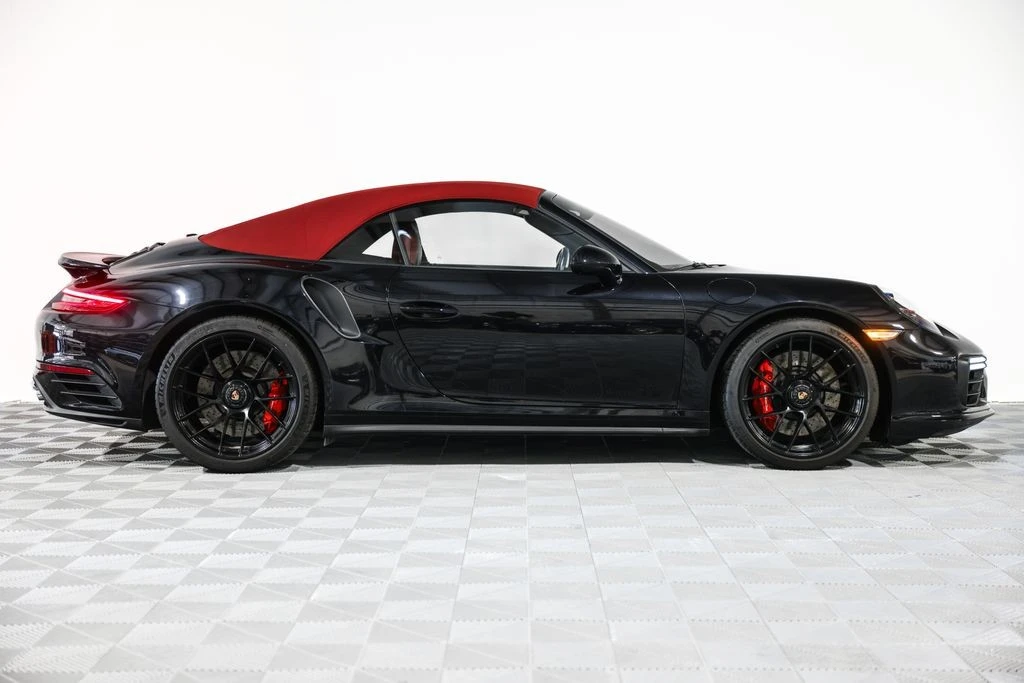 2019 Porsche - Image 2 of 31