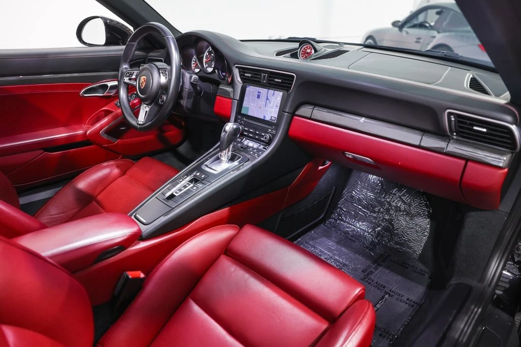 2019 Porsche - Image 28 of 31