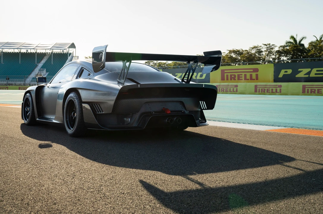 2019 Porsche 934 & 935 - Image 5 of 31