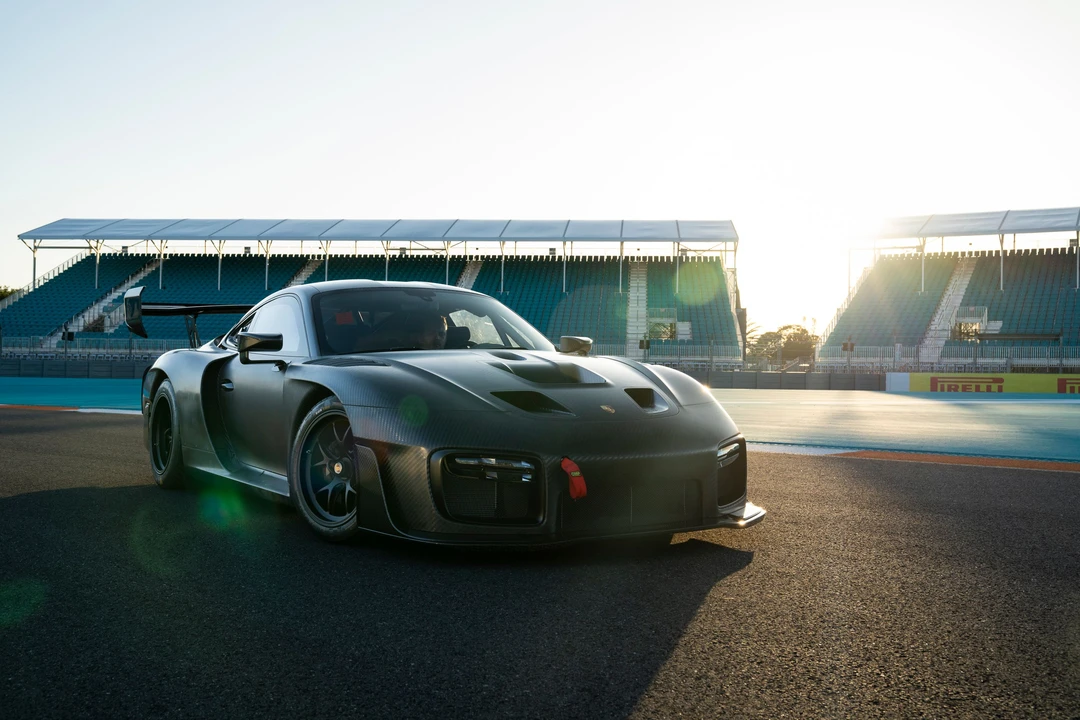 2019 Porsche 934 & 935 - Image 20 of 31