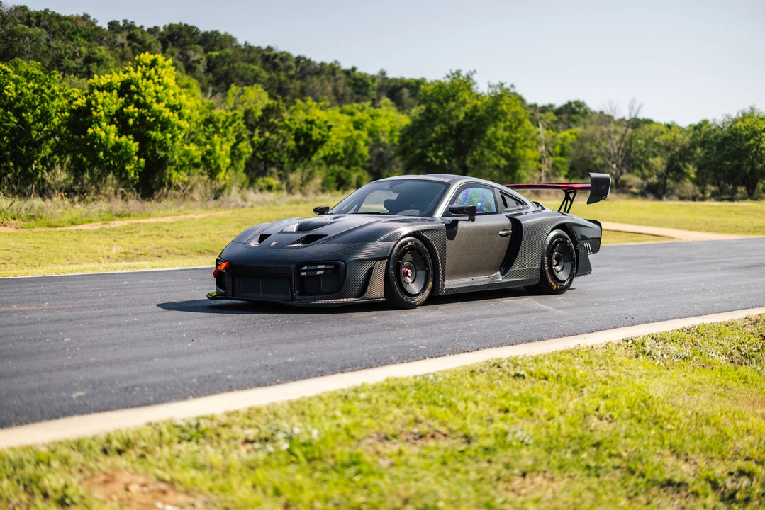 2019 Porsche 934 & 935 - Image 5 of 31
