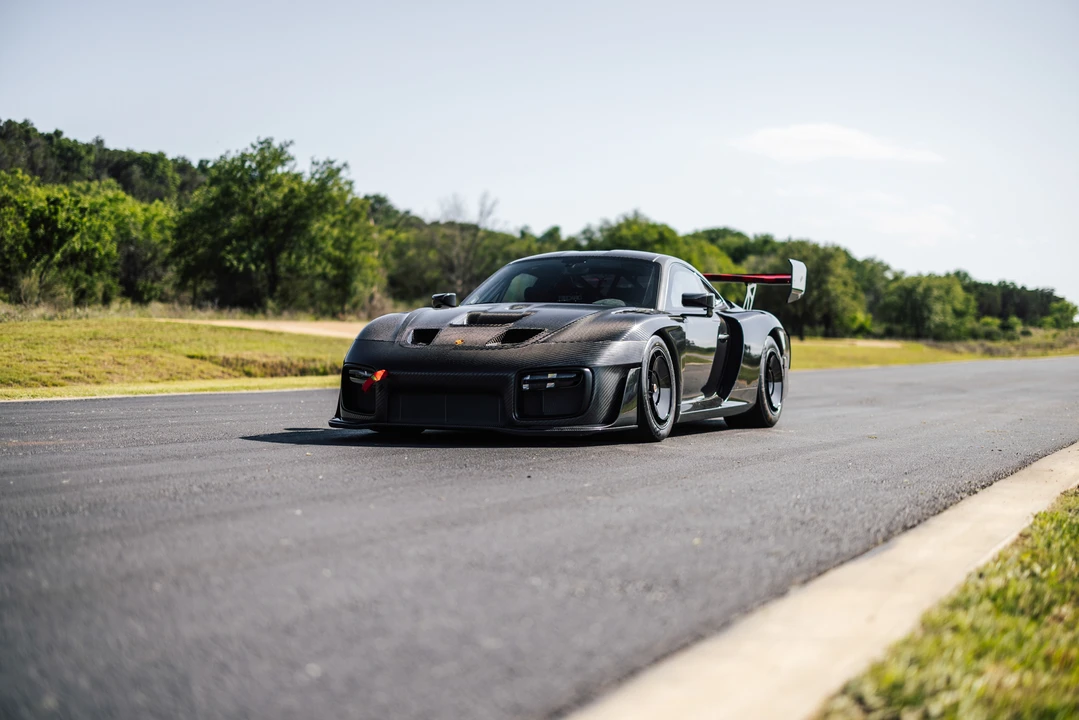 2019 Porsche 934 & 935 - Image 8 of 31