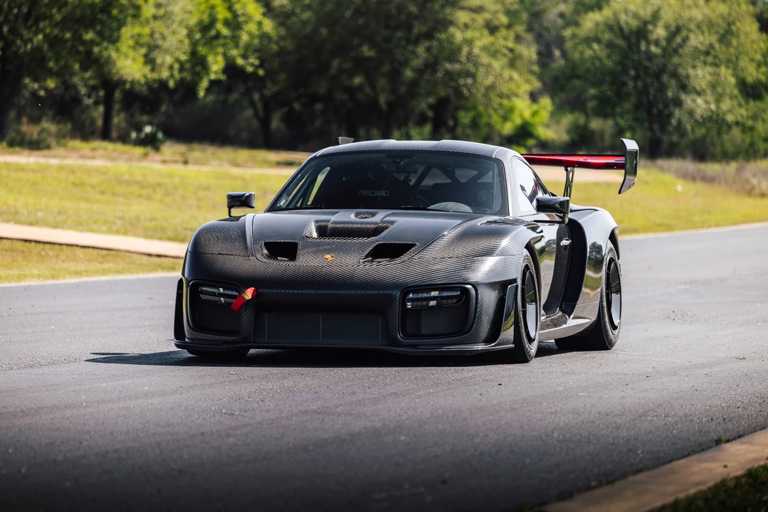 2019 Porsche 934 & 935 - Image 9 of 31