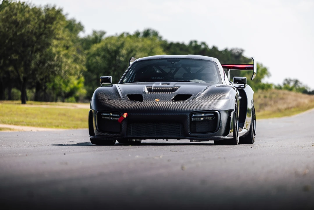 2019 Porsche 934 & 935 - Image 10 of 31