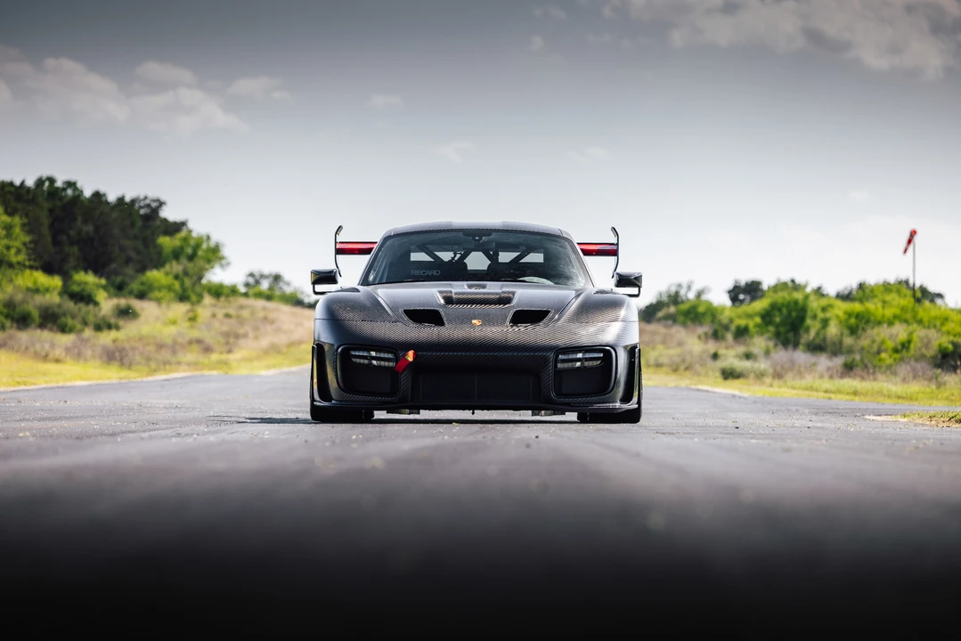 2019 Porsche 934 & 935 - Image 11 of 31