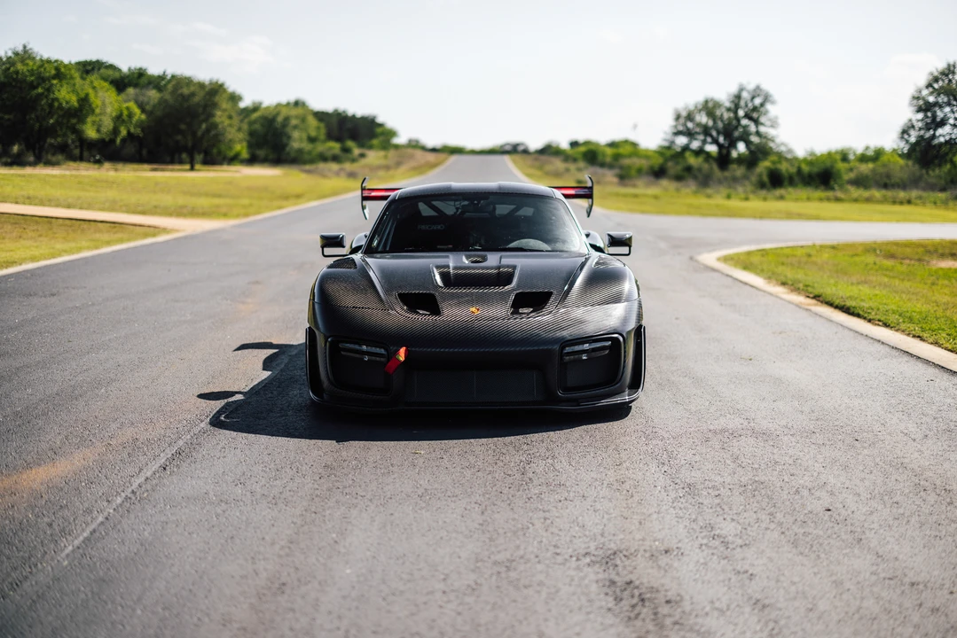 2019 Porsche 934 & 935 - Image 16 of 31