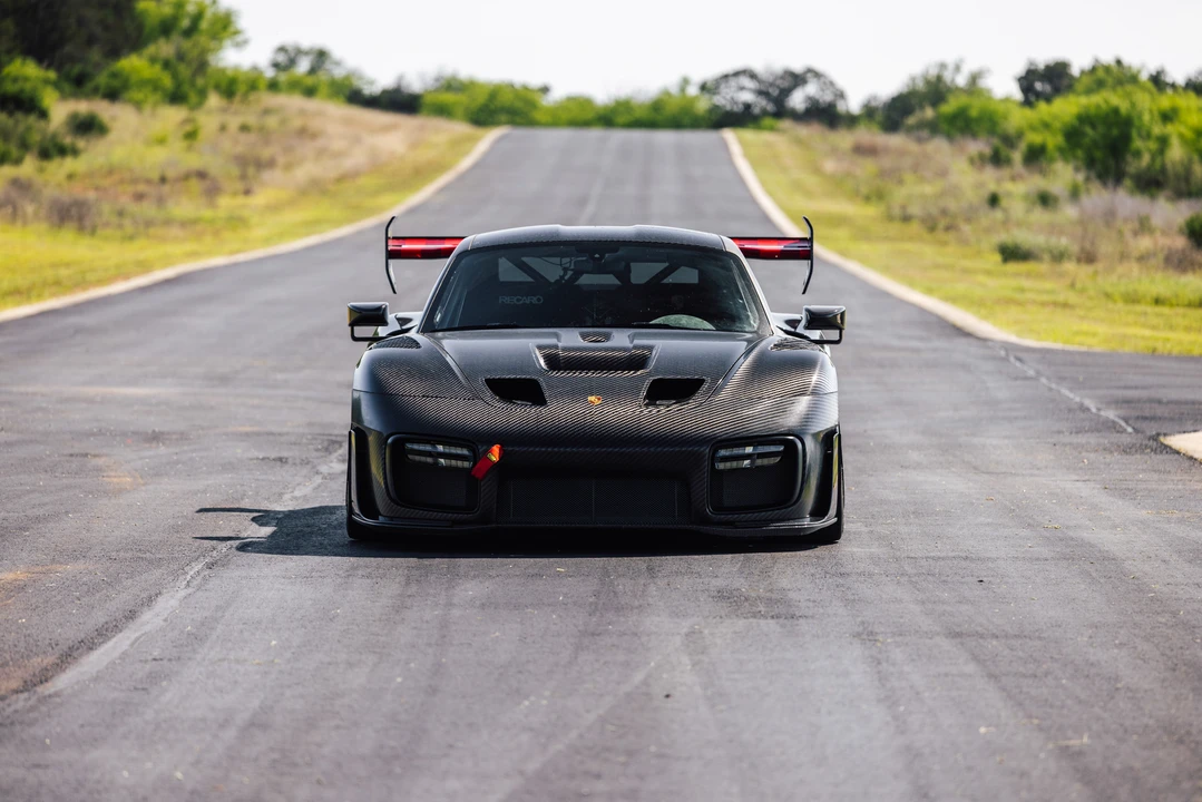 2019 Porsche 934 & 935 - Image 17 of 31
